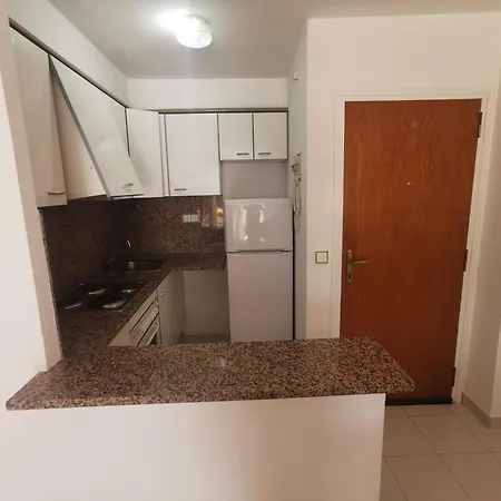 Encantador Cerca De La Playa Con Terraza En Llanca, Sant Carles - Es-89-119 Apartment
