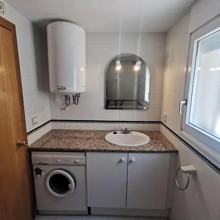 Encantador Cerca De La Playa Con Terraza En Llanca, Sant Carles - Es-89-119 *