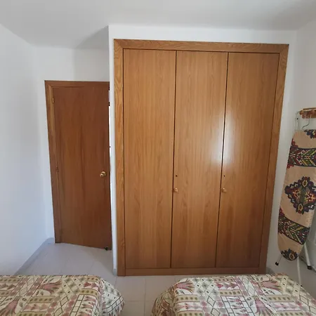 Encantador Cerca De La Playa Con Terraza En Llanca, Sant Carles - Es-89-119 Apartment *