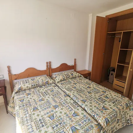Encantador Cerca De La Playa Con Terraza En Llanca, Sant Carles - Es-89-119